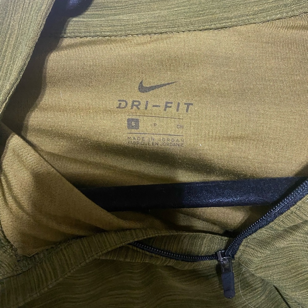 Nike men’s hoodie light weight size small